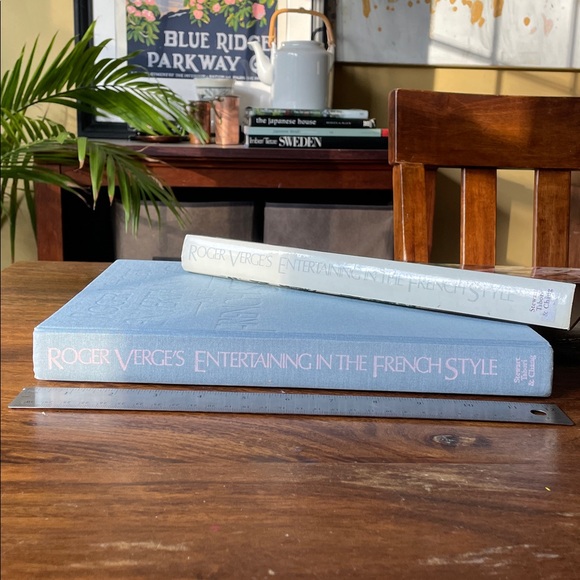 SIGNED Roger Verge’s Entertaining the French Style Vintage Hardcover Book - Picture 12 of 16